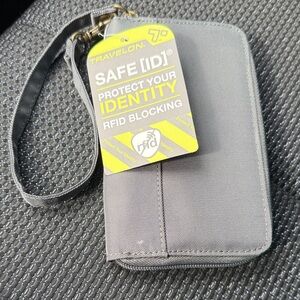Travelon RFID Blocking Wallet with Wrist Strap in Gray NWT
